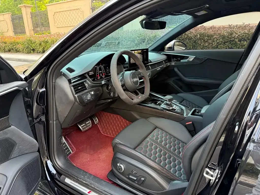 Audi RS 4 2023 из CN, фото 4
