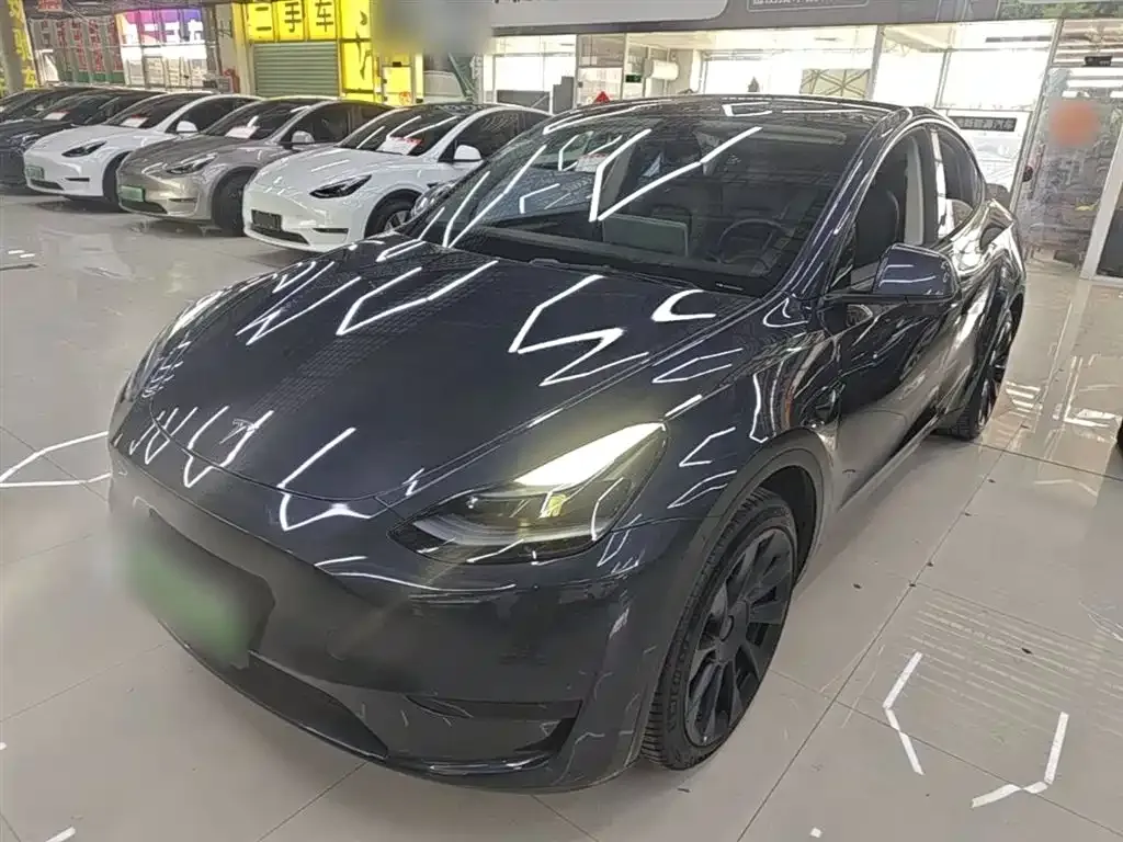 Tesla Model Y — фото 6