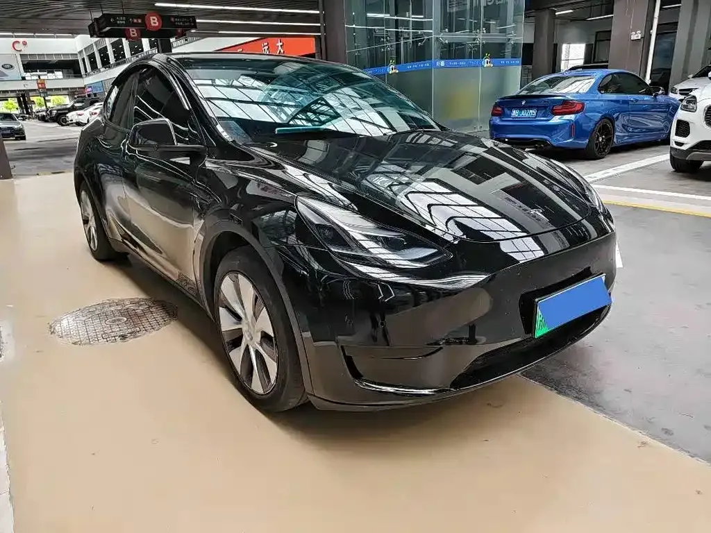 Tesla Model Y 2023 из CN, фото 10
