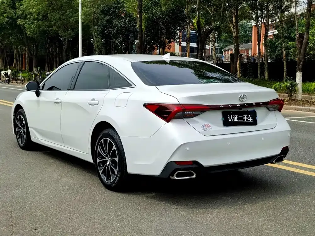Toyota Avalon — фото 10
