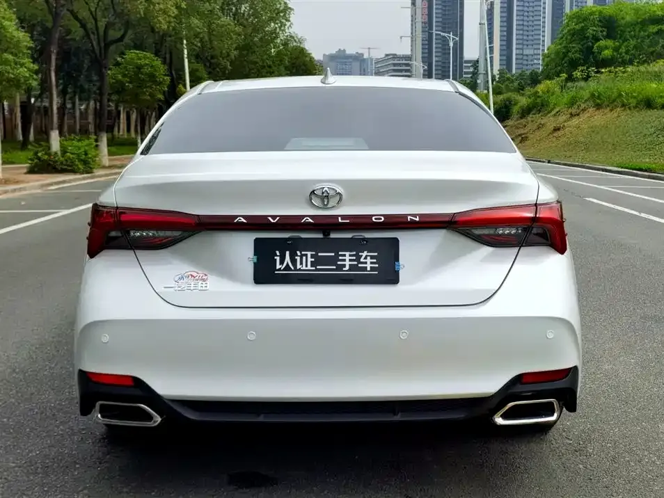 Toyota Avalon — фото 2