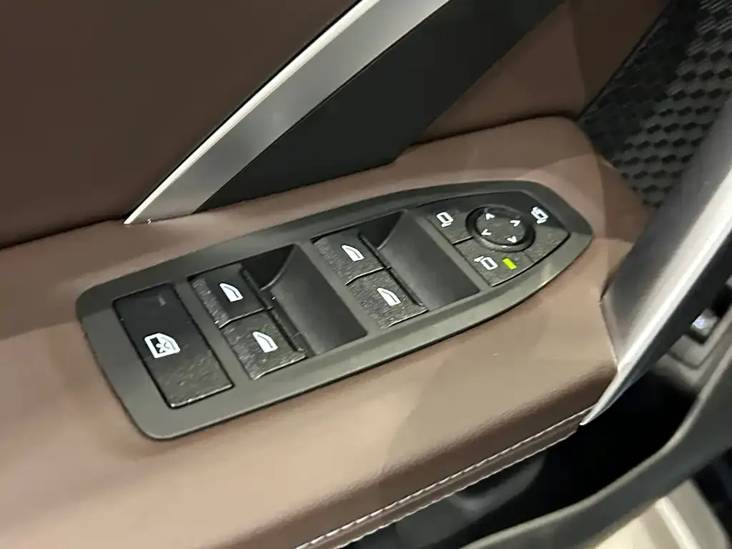BMW X1 2024 из CN, фото 2