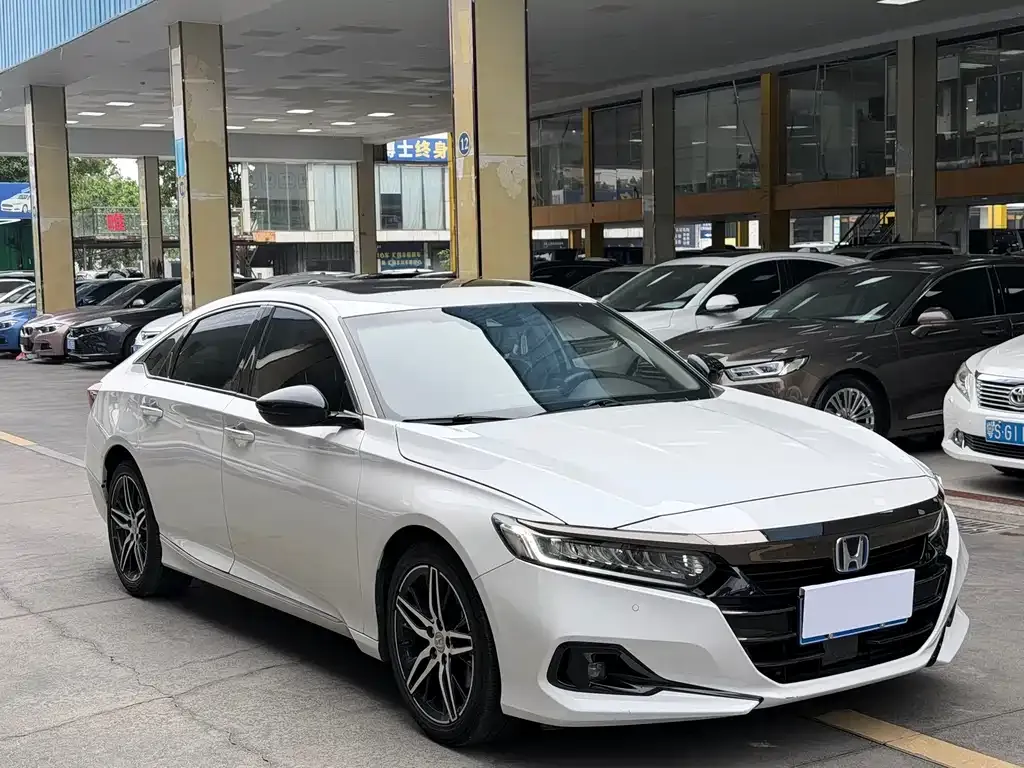 Honda Accord — фото 7