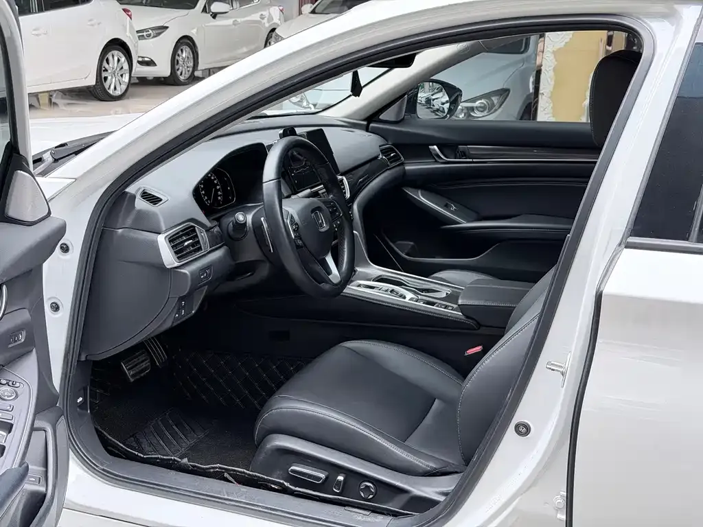 Honda Accord — фото 6