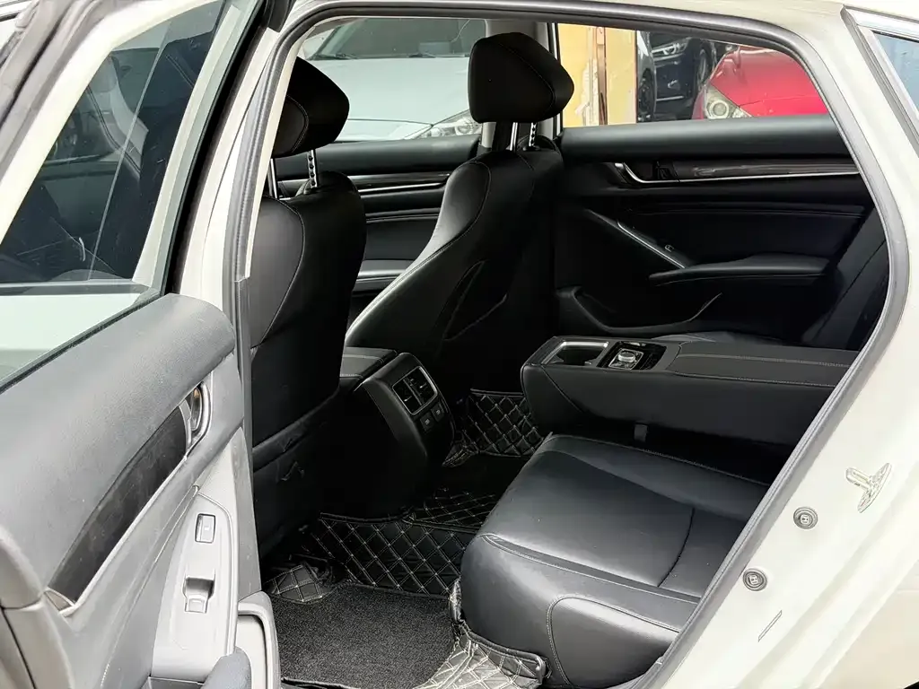 Honda Accord — фото 5