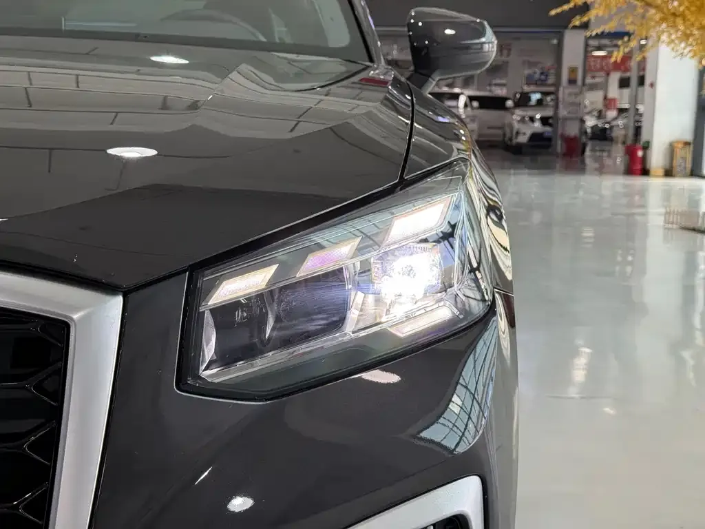 Audi Q2L 2023 из CN, фото 3