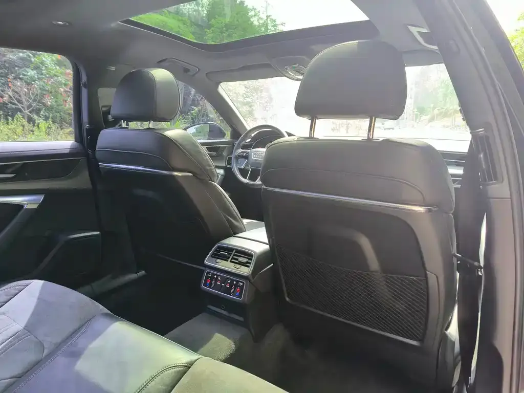Audi A6L 2021 из CN, фото 2