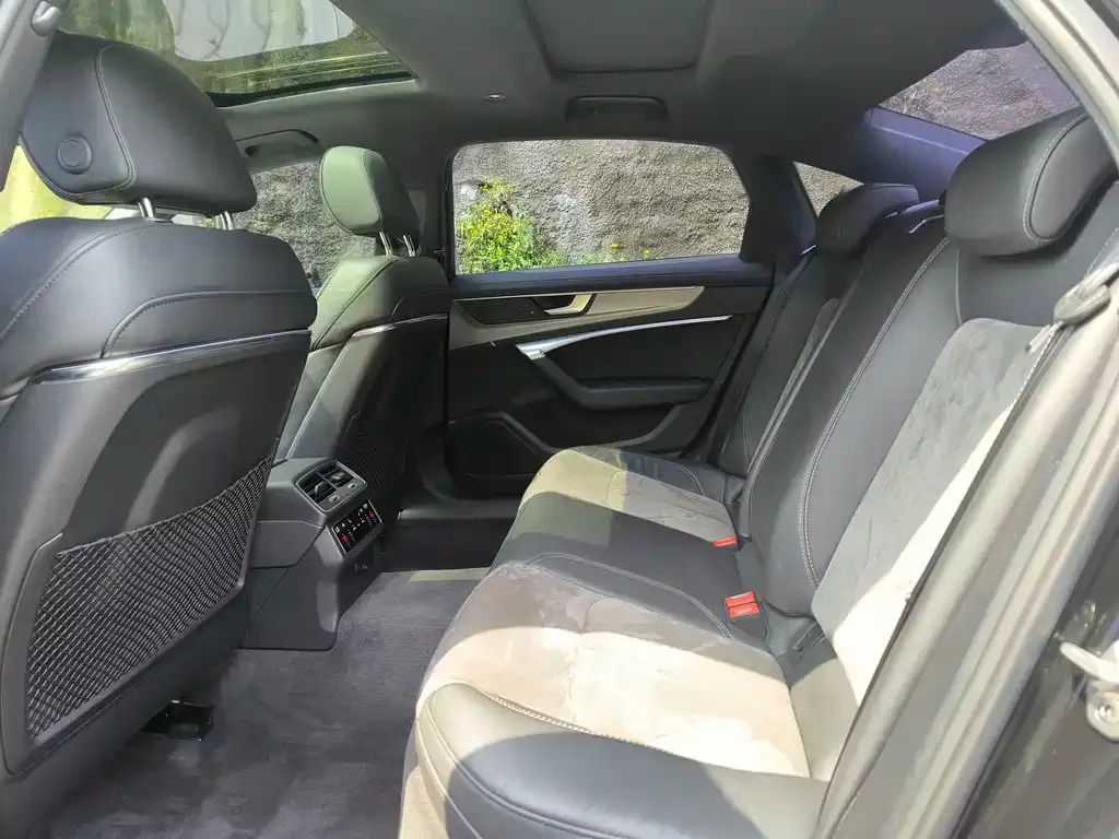 Audi A6L 2021 из CN, фото 4