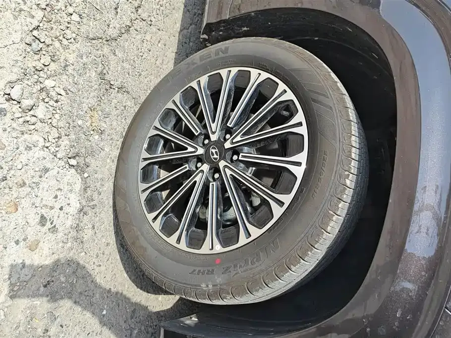 Hyundai Custo — фото 6