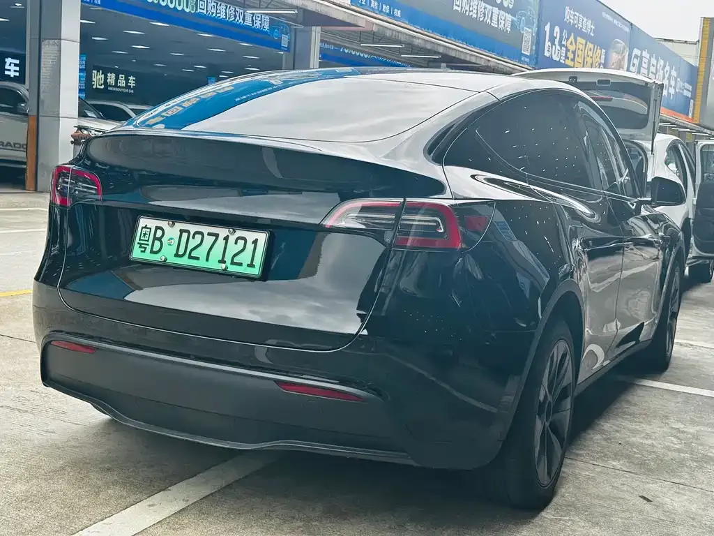 Tesla Model Y — фото 7