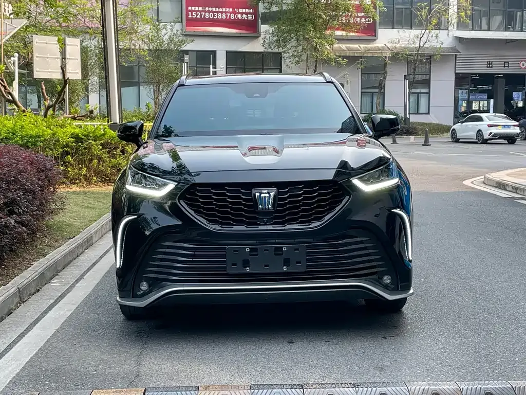 Toyota Crown Kluger 2023 из CN, фото 10