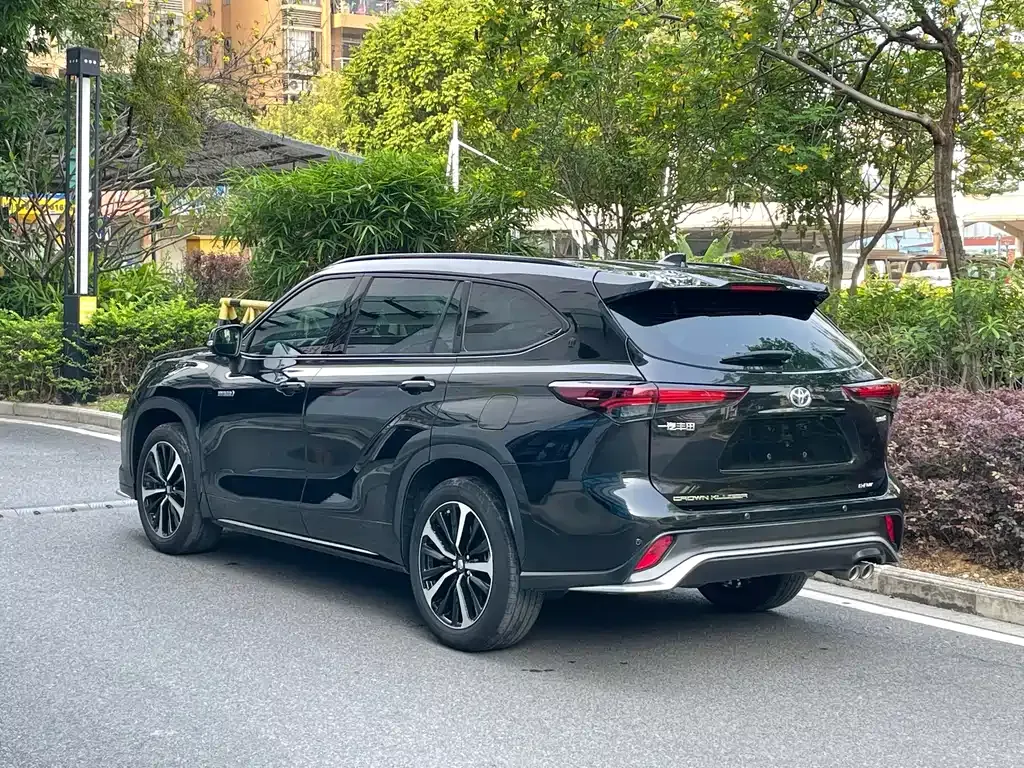 Toyota Crown Kluger 2023 из CN, фото 6
