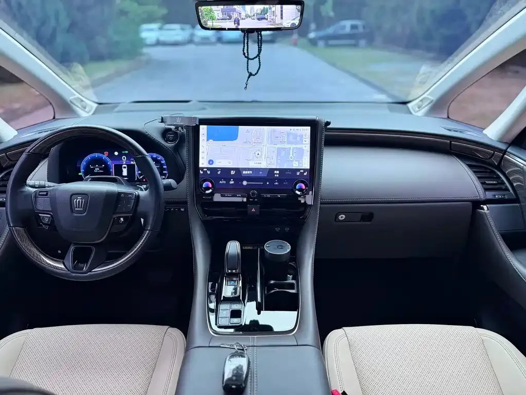 Toyota Vellfire — фото 9