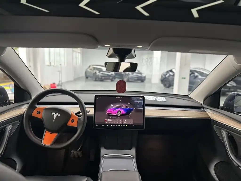 Tesla Model Y — фото 5