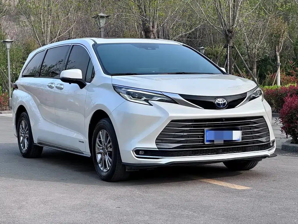 Toyota Sienna — фото 8