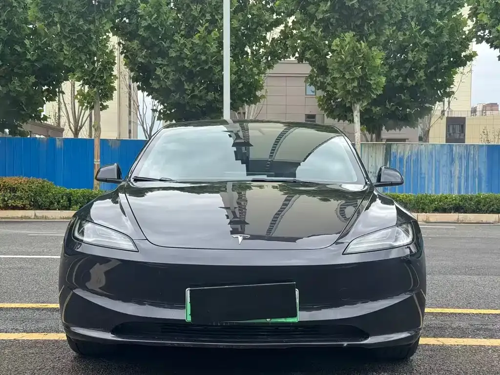Tesla Model 3 — фото 9