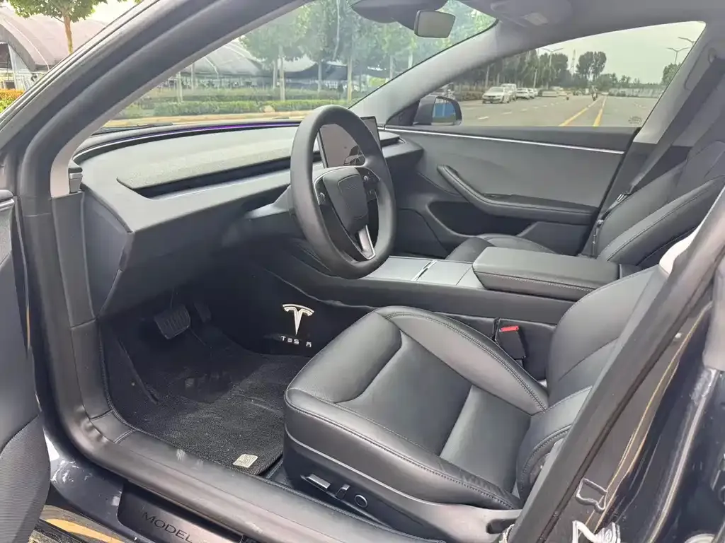 Tesla Model 3 — фото 2