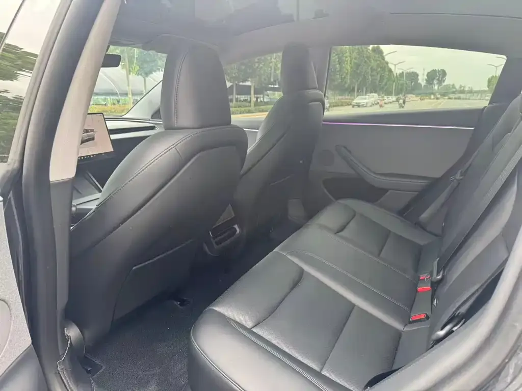 Tesla Model 3 — фото 4