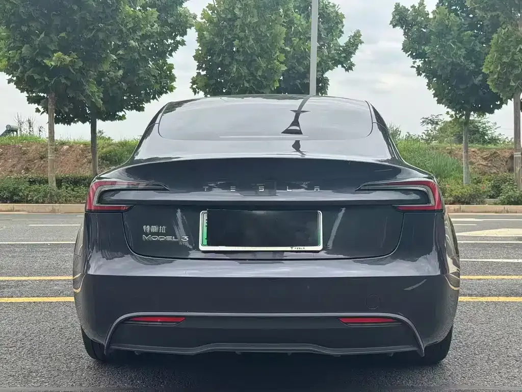Tesla Model 3 — фото 3
