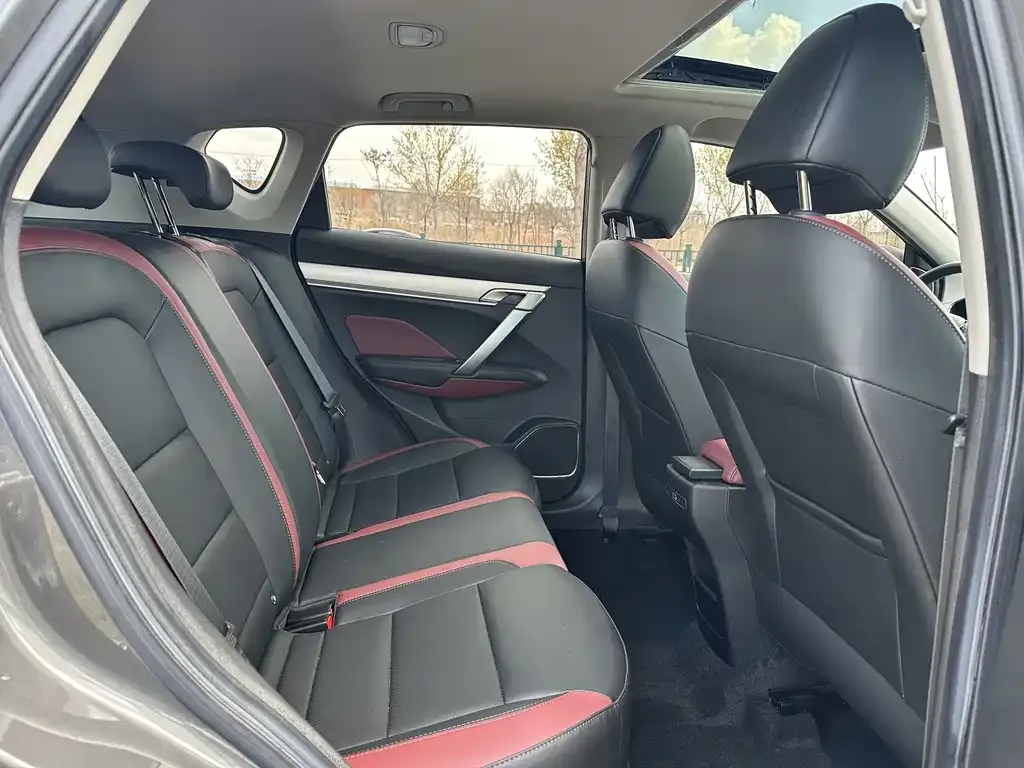 Geely Binyue 2022 из CN, фото 2