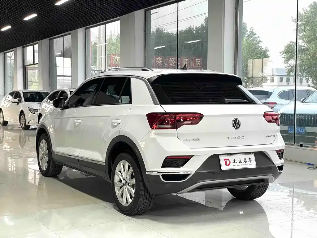 Volkswagen T-Roc — фото 4