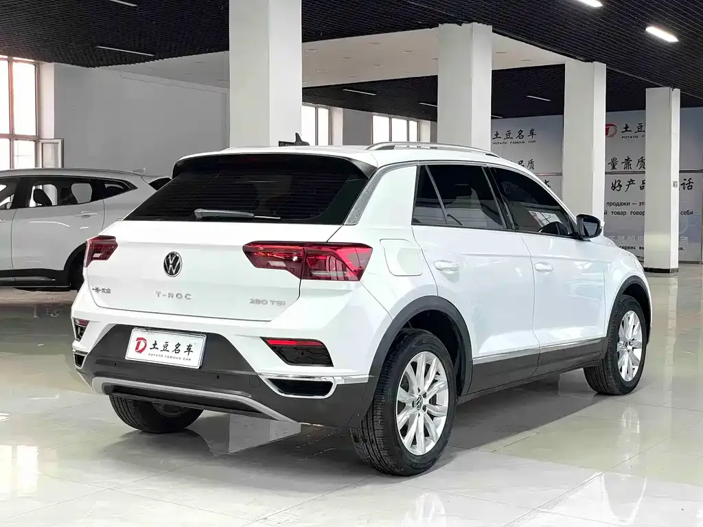 Volkswagen T-Roc — фото 2