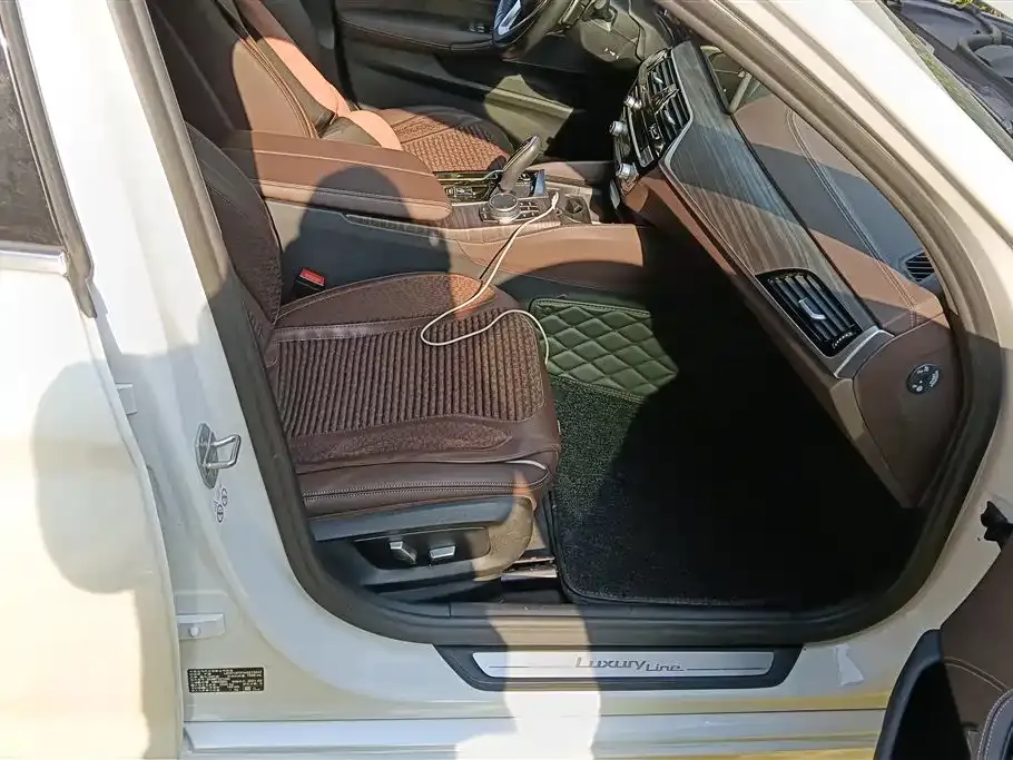 BMW 5 Series — фото 10