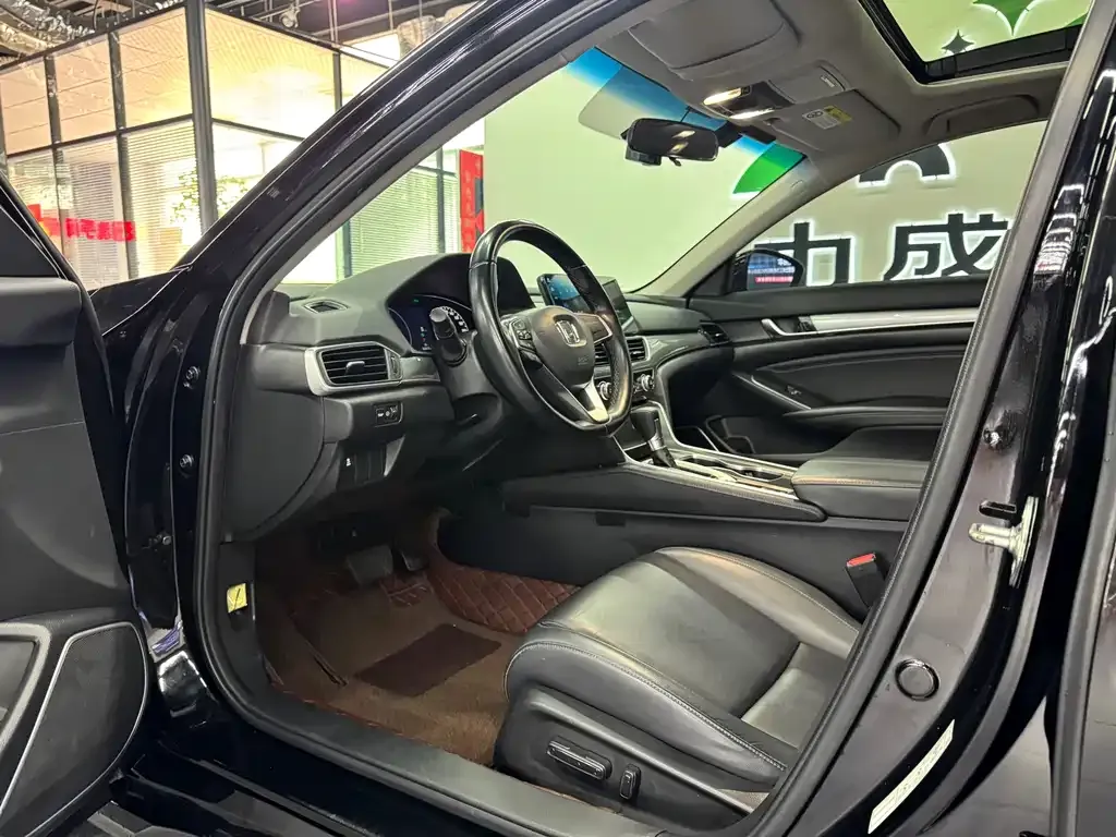 Honda Accord — фото 4