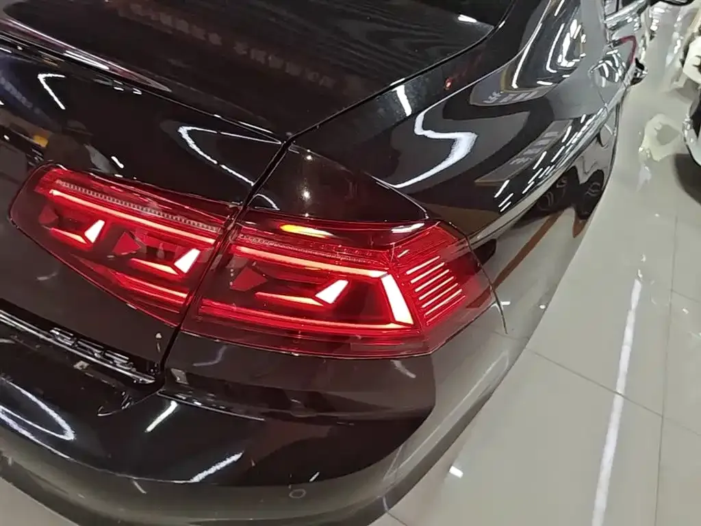 Volkswagen Magotan GTE PHEV 2023 из CN, фото 3