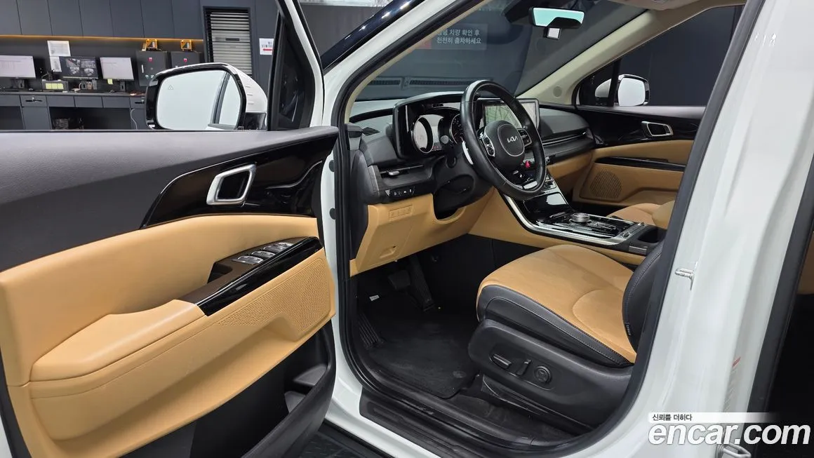 Kia Carnival — фото 10