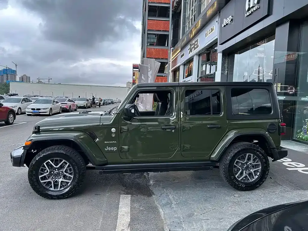 Jeep Wrangler — фото 7