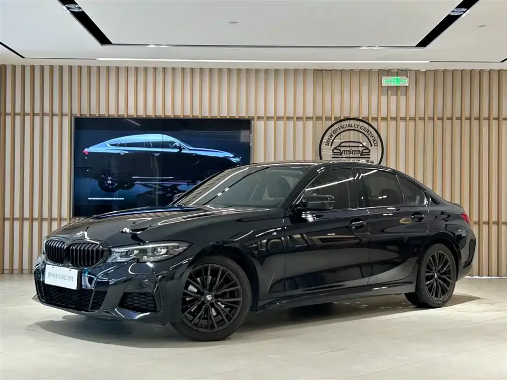 BMW 3 Series 2022 из CN, фото 1