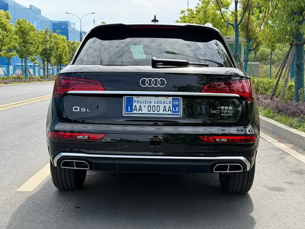 Audi Q5L — фото 7