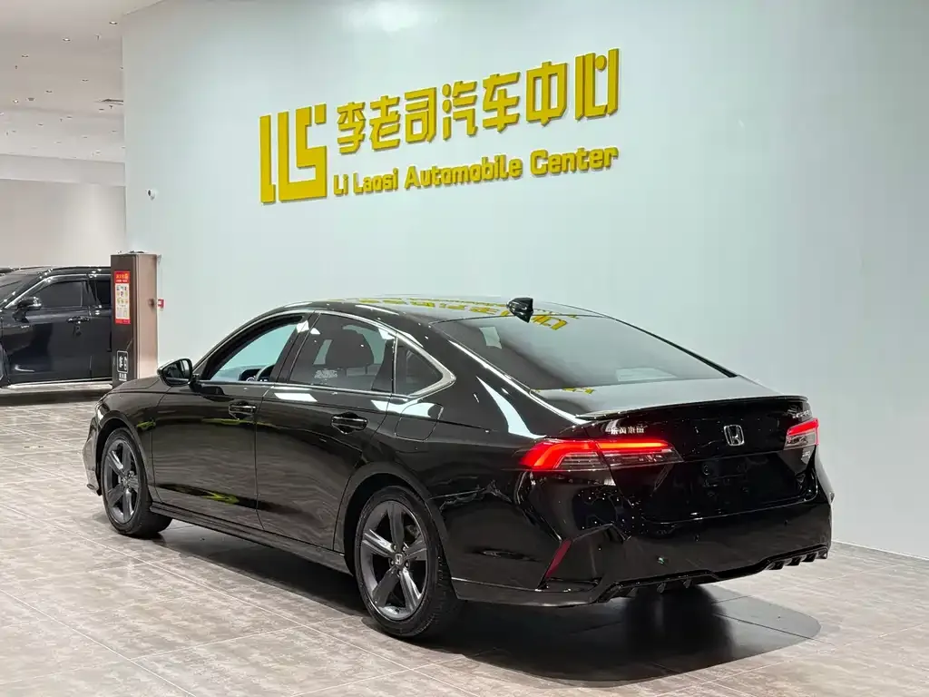 Honda Inspire — фото 6