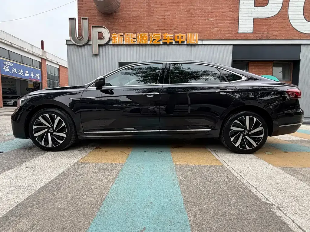 Volkswagen Passat — фото 5