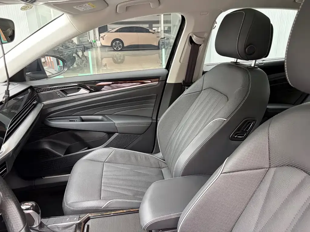 Volkswagen Passat — фото 3