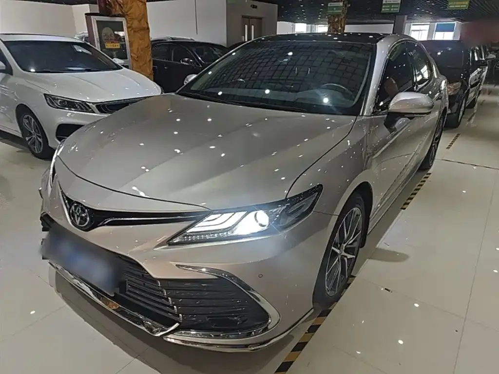 Toyota Camry — фото 4
