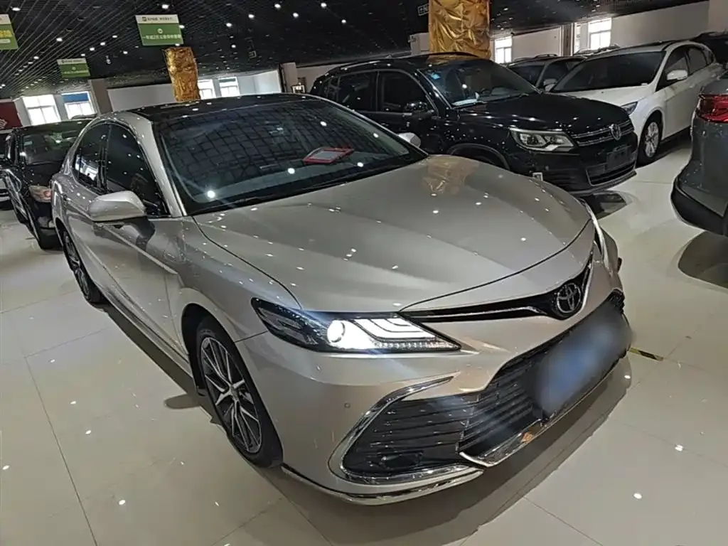 Toyota Camry — фото 9