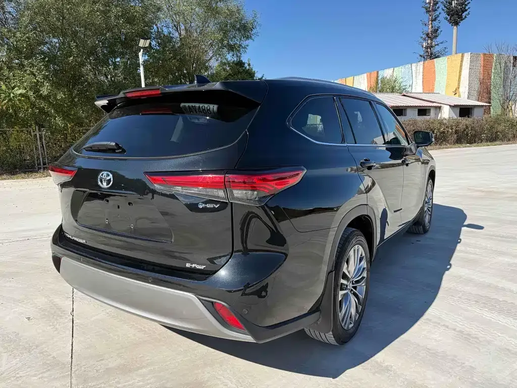 Toyota Highlander — фото 10