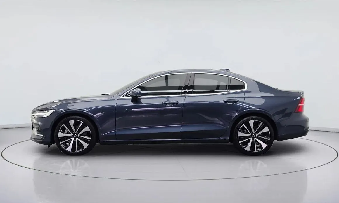 Volvo S60 2024 из KR, фото 4