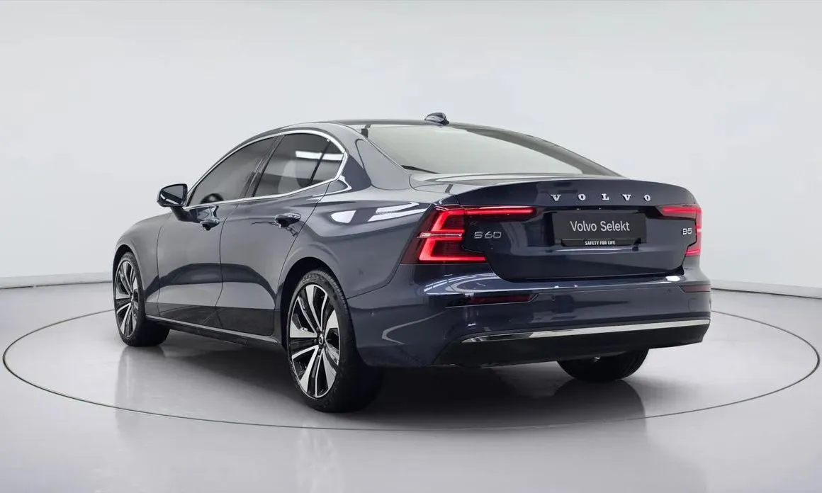 Volvo S60 2024 из KR, фото 2