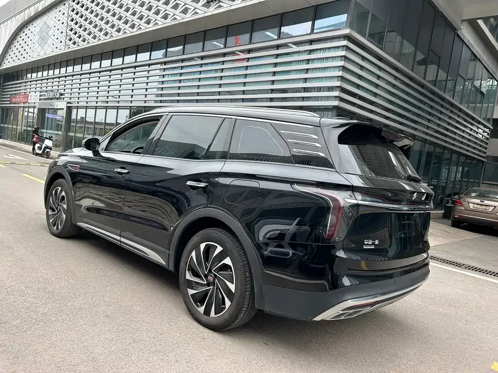 Hongqi HS7 PHEV — фото 6