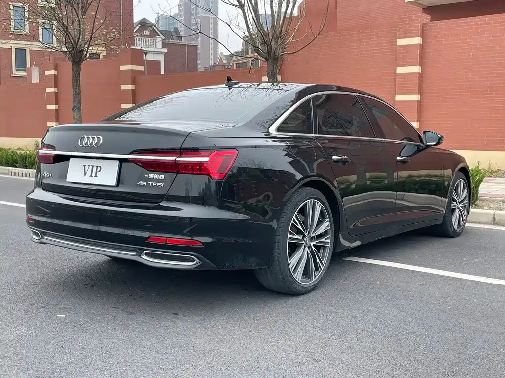 Audi A6L — фото 8