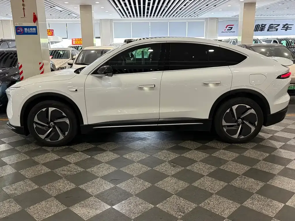 NIO EC6 — фото 10