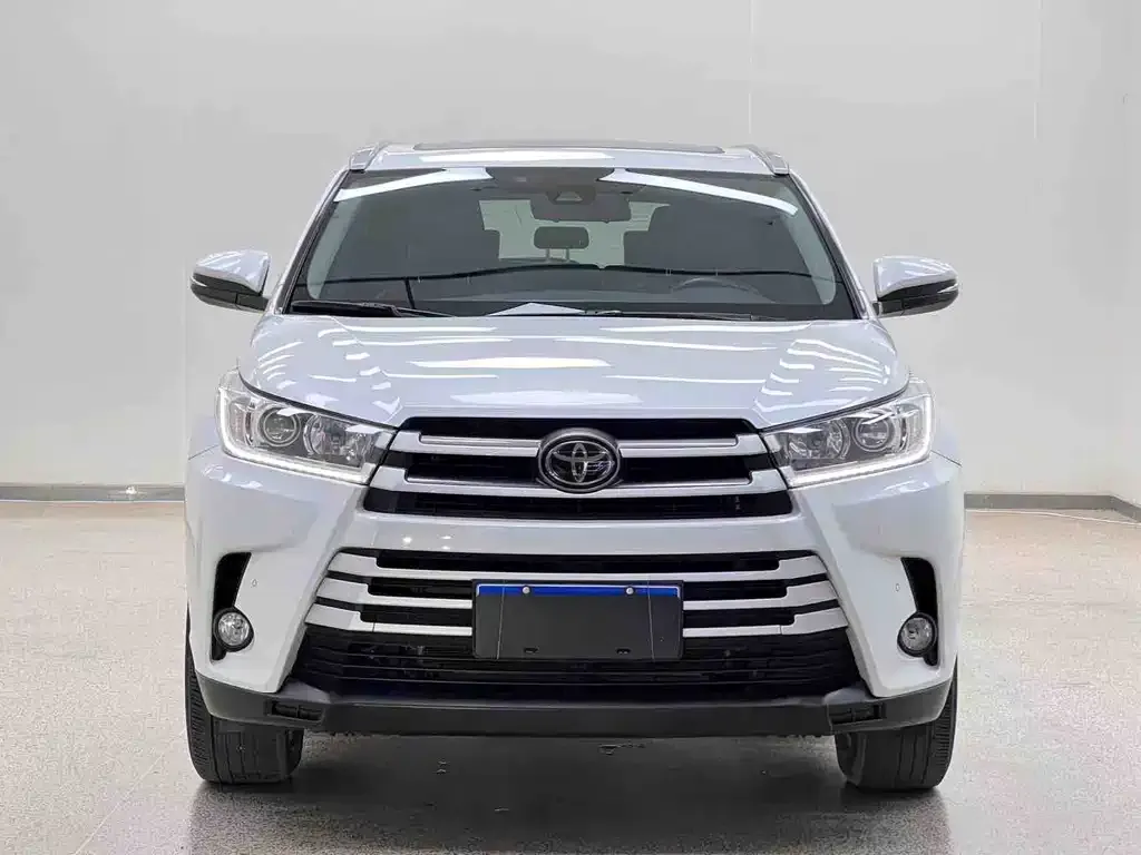 Toyota Highlander — фото 10