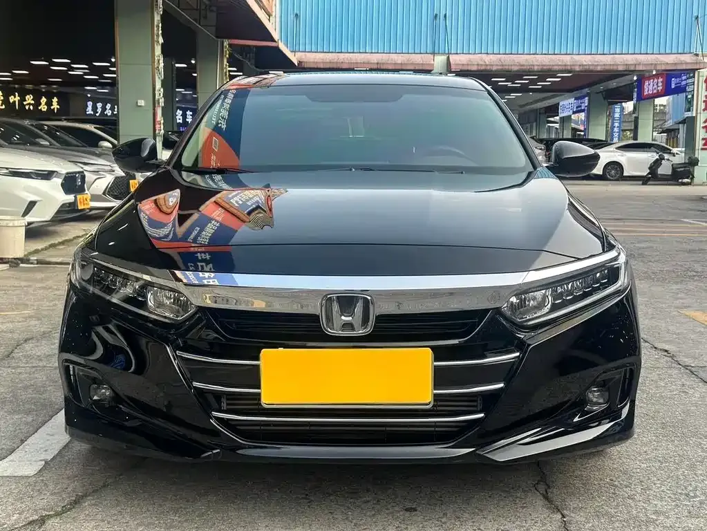 Honda Accord — фото 10