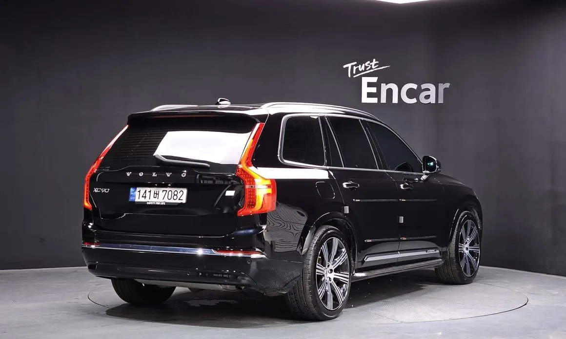 Volvo XC90 — фото 5