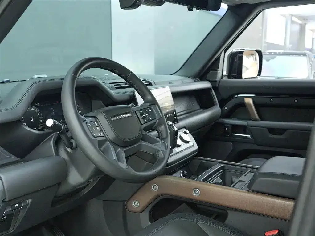 Land Rover Defender — фото 10