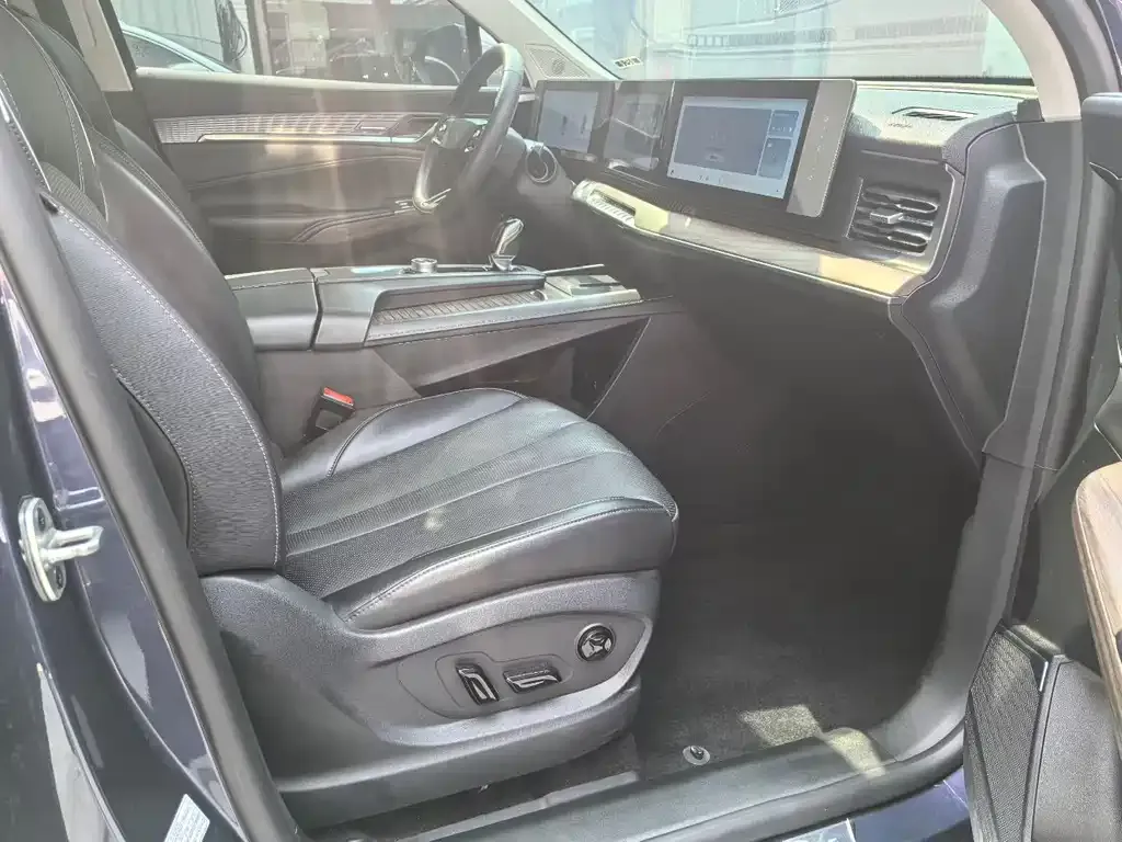 Roewe RX9 2024 из CN, фото 3