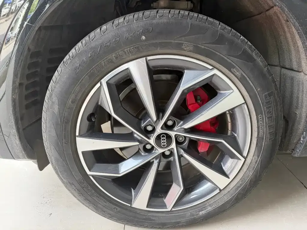 Audi Q5L 2024 из CN, фото 5